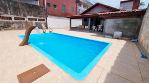 Casa com piscina e churrasqueira em Peruibe SP